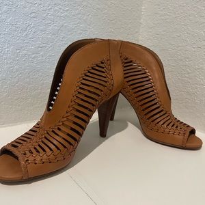 COPY - Brand new Vince Camuto Camel Toned Heels size 7